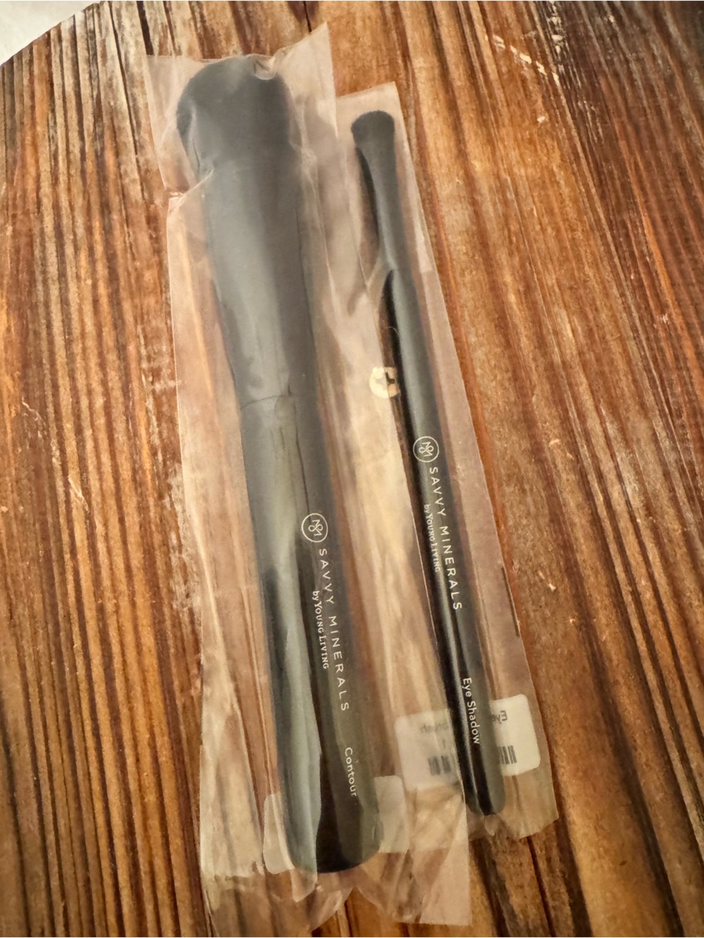 2 New Savvy Minerals by Young Living Makeup Brushes Contour and Eyeshadow